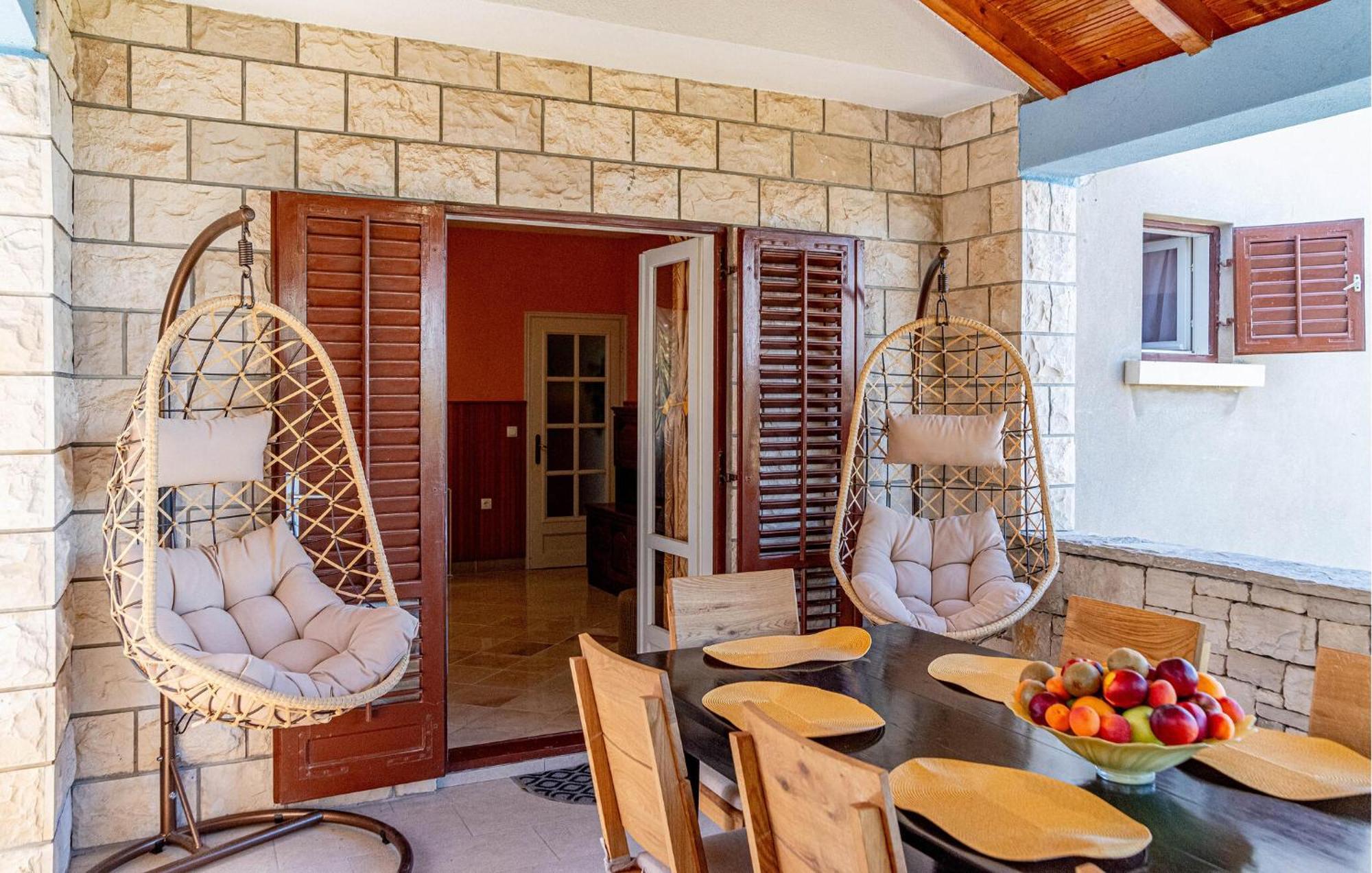 Beautiful Home In Prigradica With Jacuzzi Esterno foto